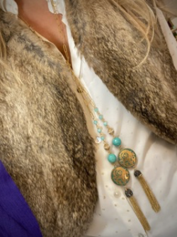 SAUTOIR CRAVATE MARLA AVEC PIECES INDIENNES PIERRES TURQUOISES ET POMPONS