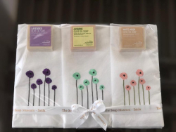 Lot de 3 serviettes LIN 33*52+3 savons MAUVE/VERT/PÊCHE
